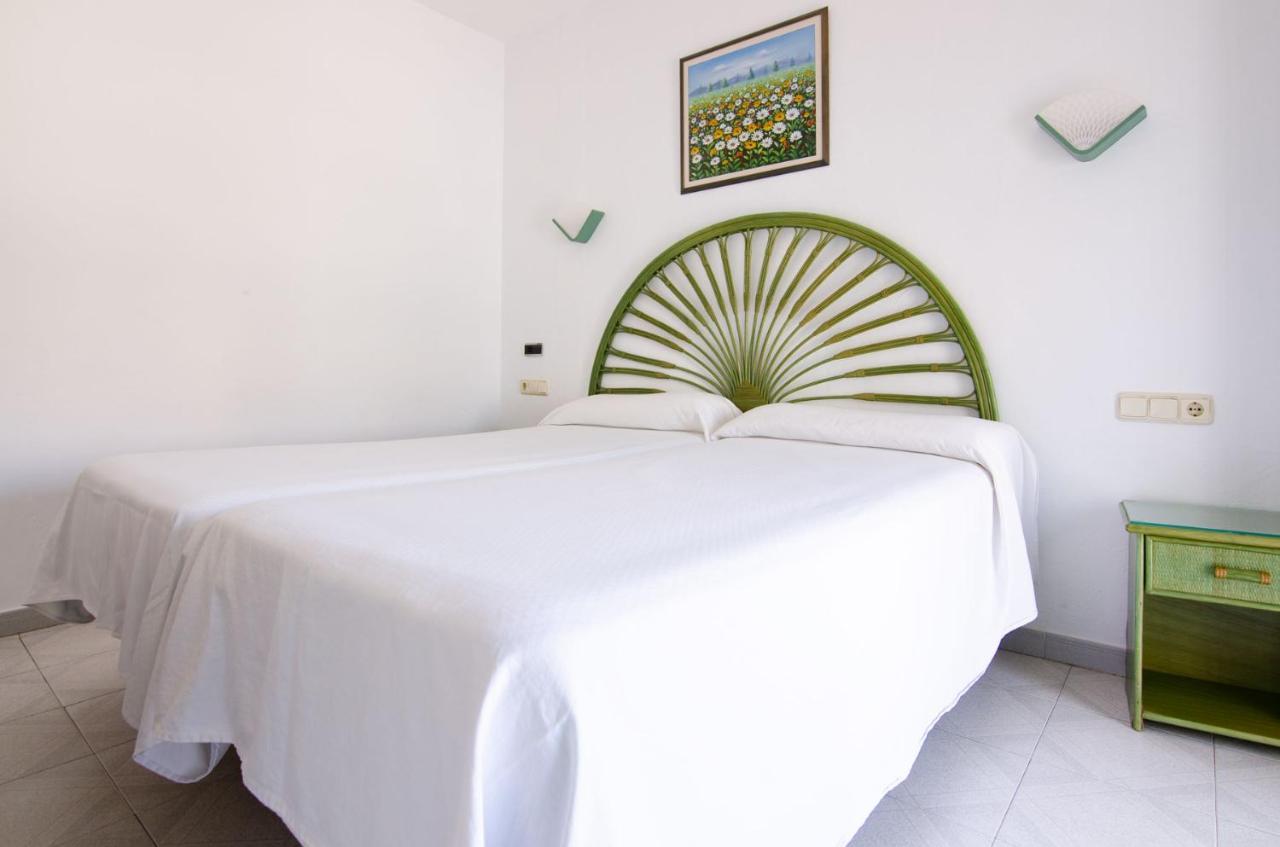 Hostal Manolo Garrucha Buitenkant foto