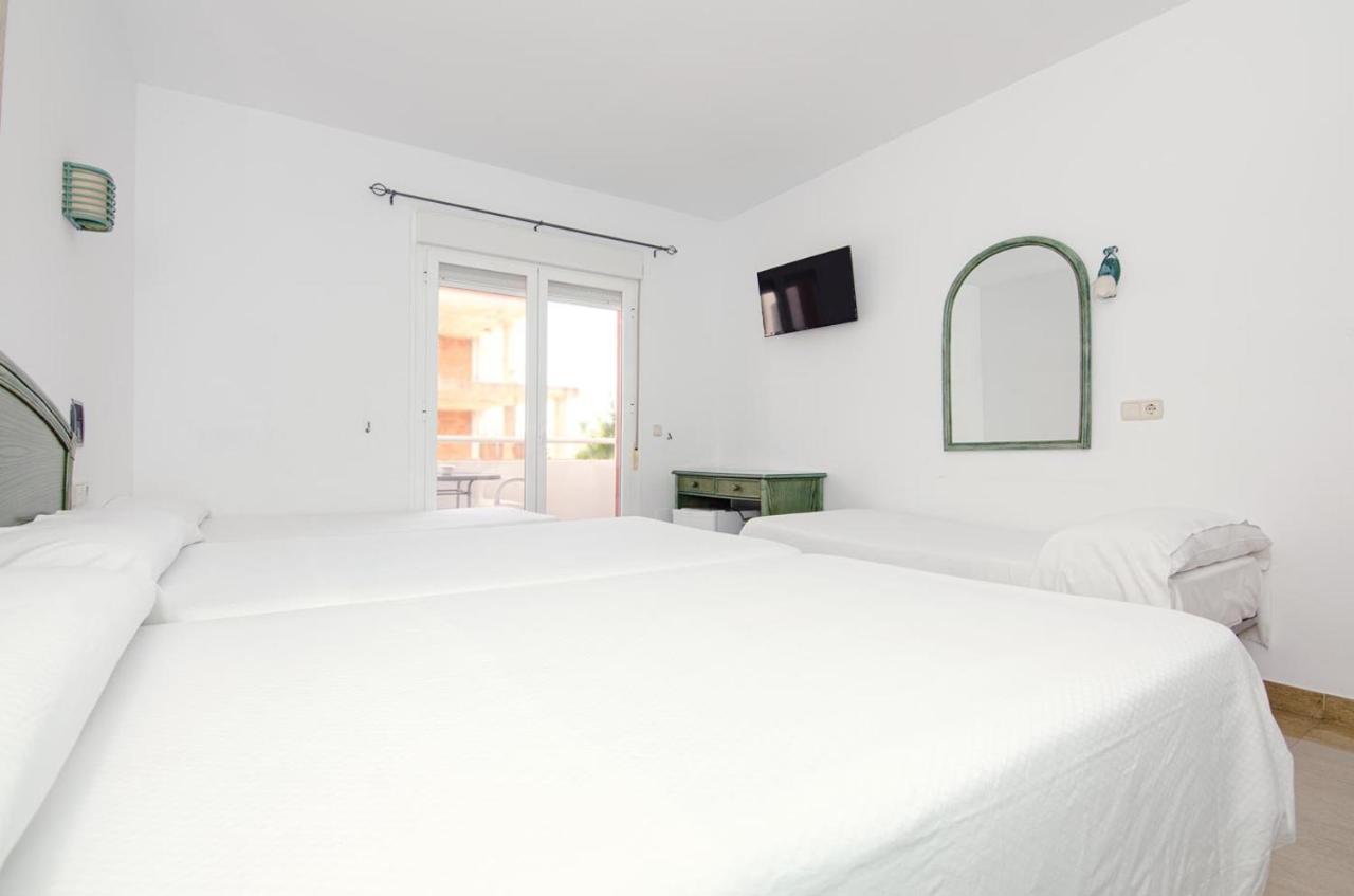 Hostal Manolo Garrucha Buitenkant foto