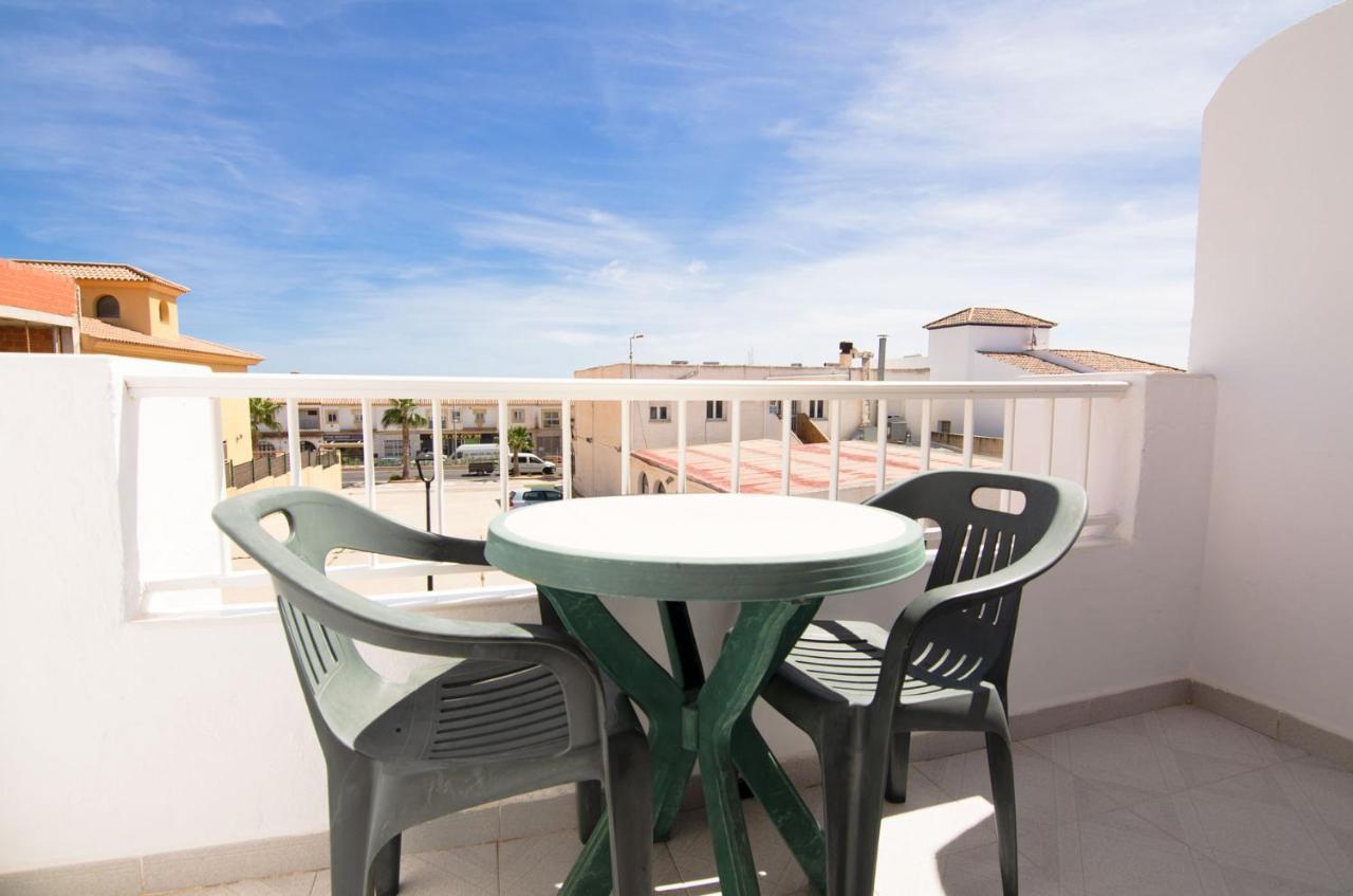 Hostal Manolo Garrucha Buitenkant foto