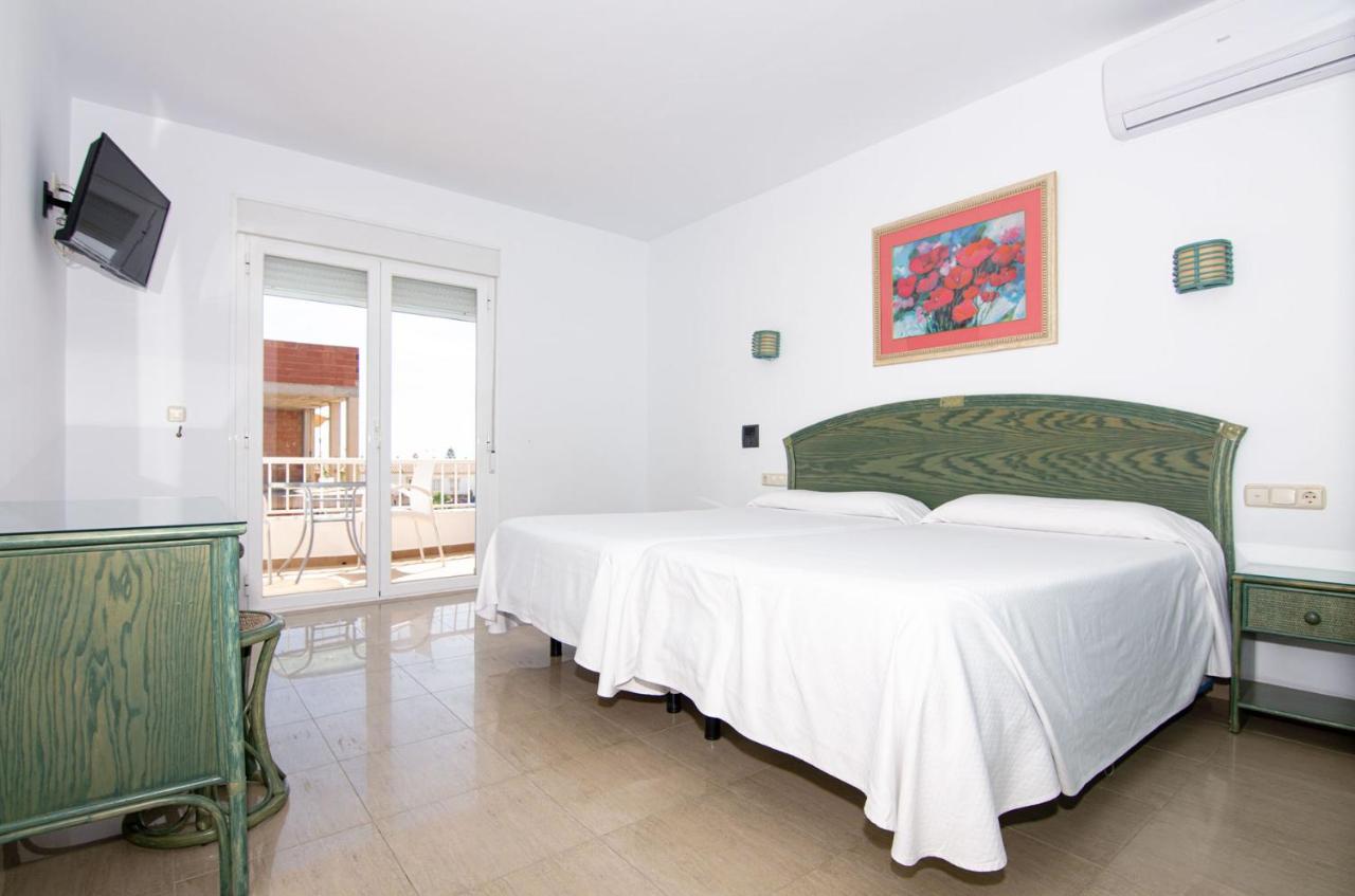 Hostal Manolo Garrucha Buitenkant foto