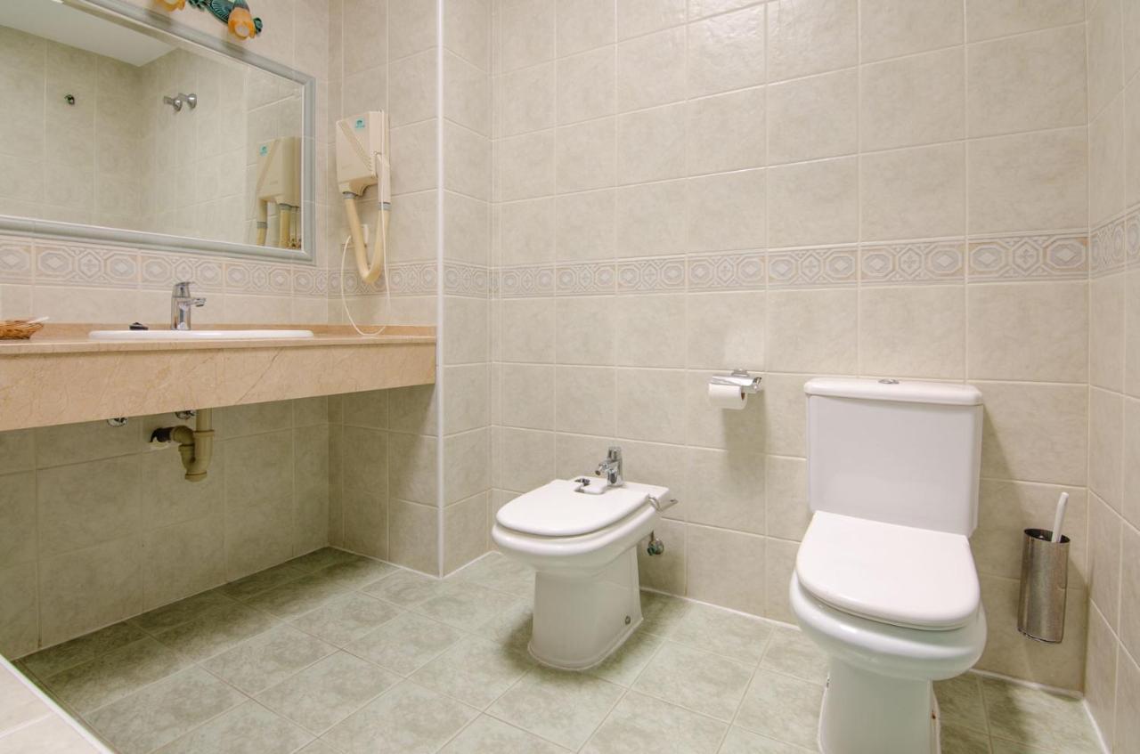 Hostal Manolo Garrucha Buitenkant foto