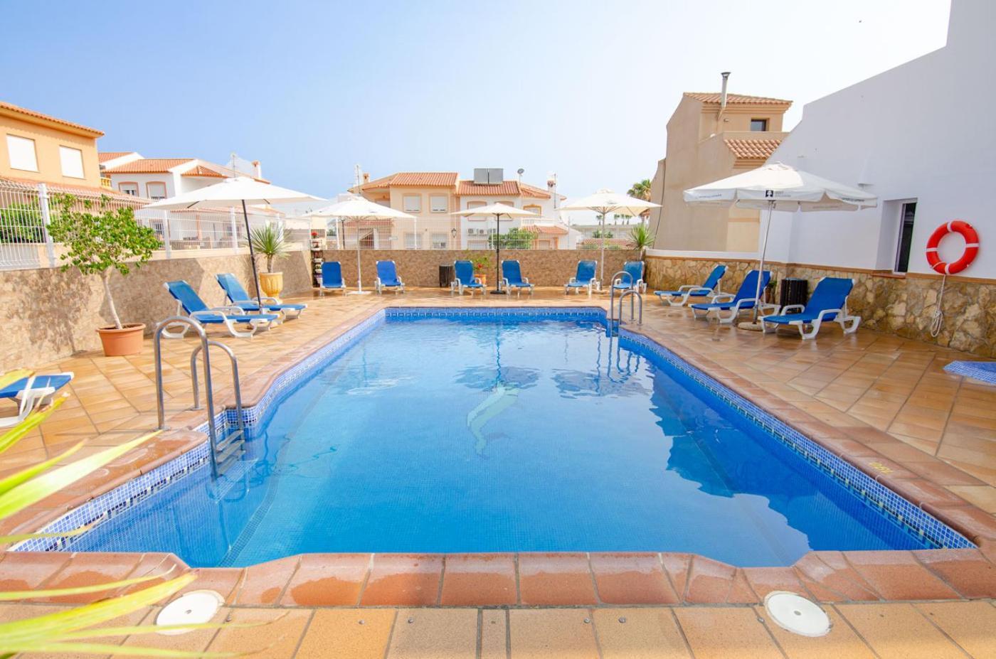 Hostal Manolo Garrucha Buitenkant foto