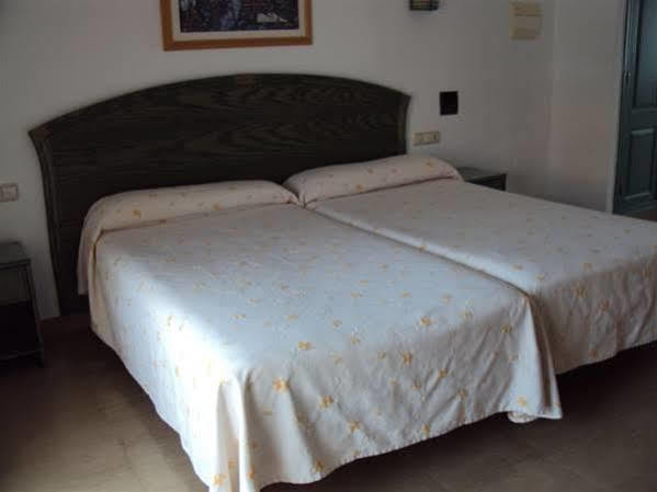 Hostal Manolo Garrucha Buitenkant foto