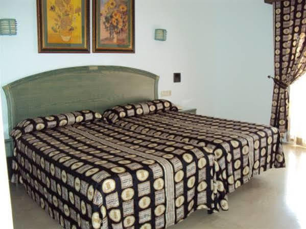 Hostal Manolo Garrucha Buitenkant foto